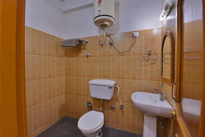 Hotel Ashish Inn Kandāghāt Zewnętrze zdjęcie