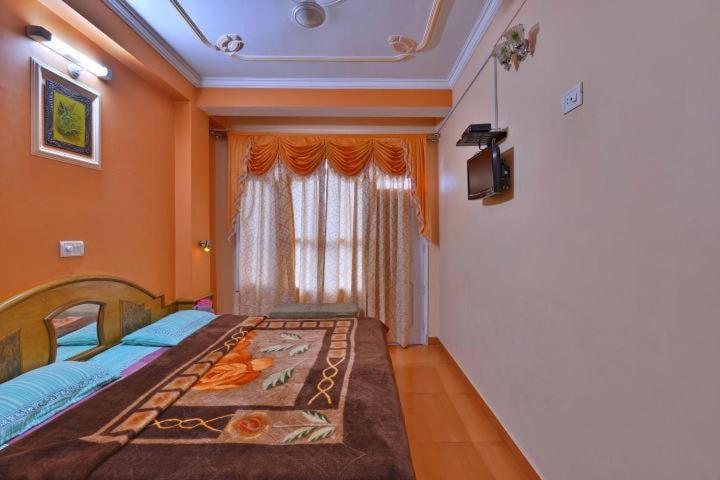 Hotel Ashish Inn Kandāghāt Zewnętrze zdjęcie