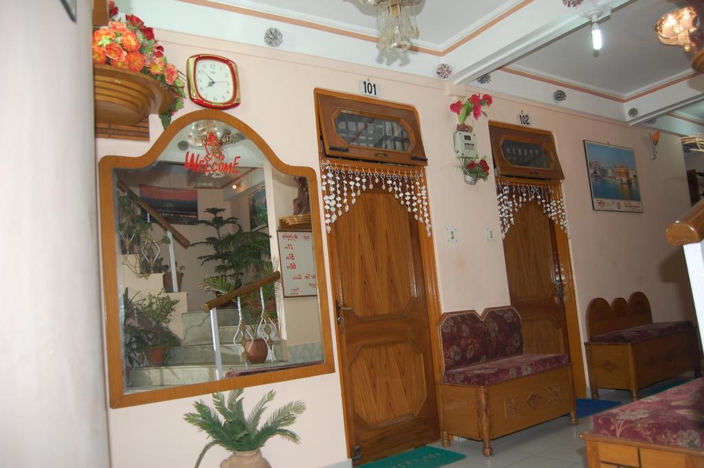 Hotel Ashish Inn Kandāghāt Zewnętrze zdjęcie